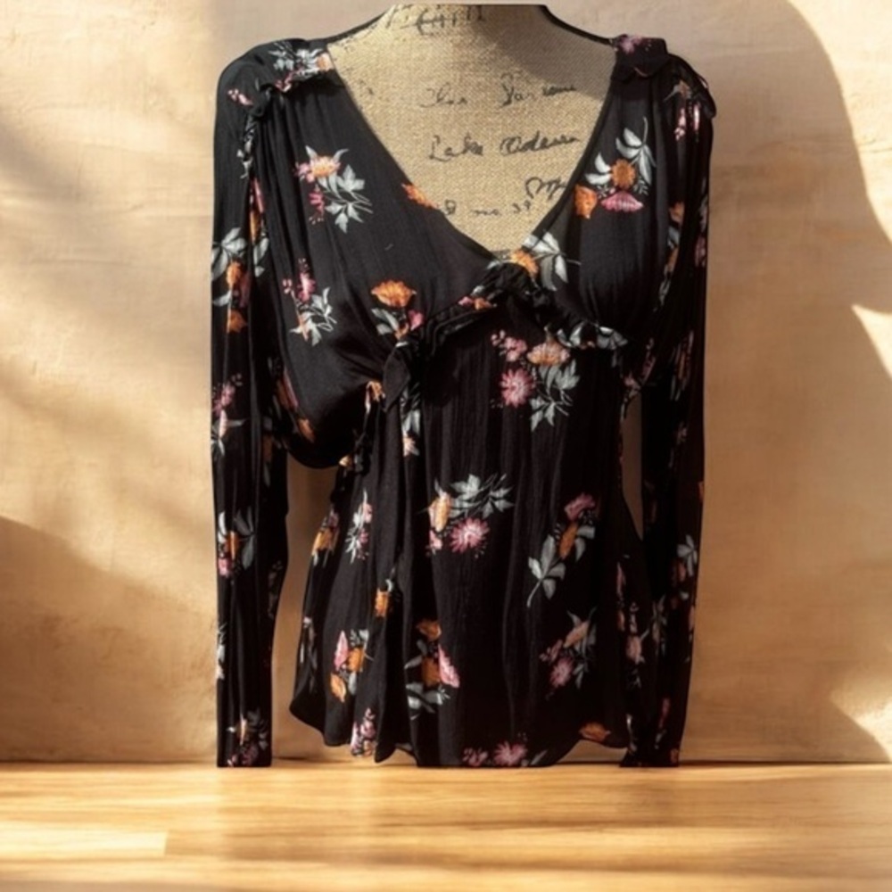 Floral Black Top xl